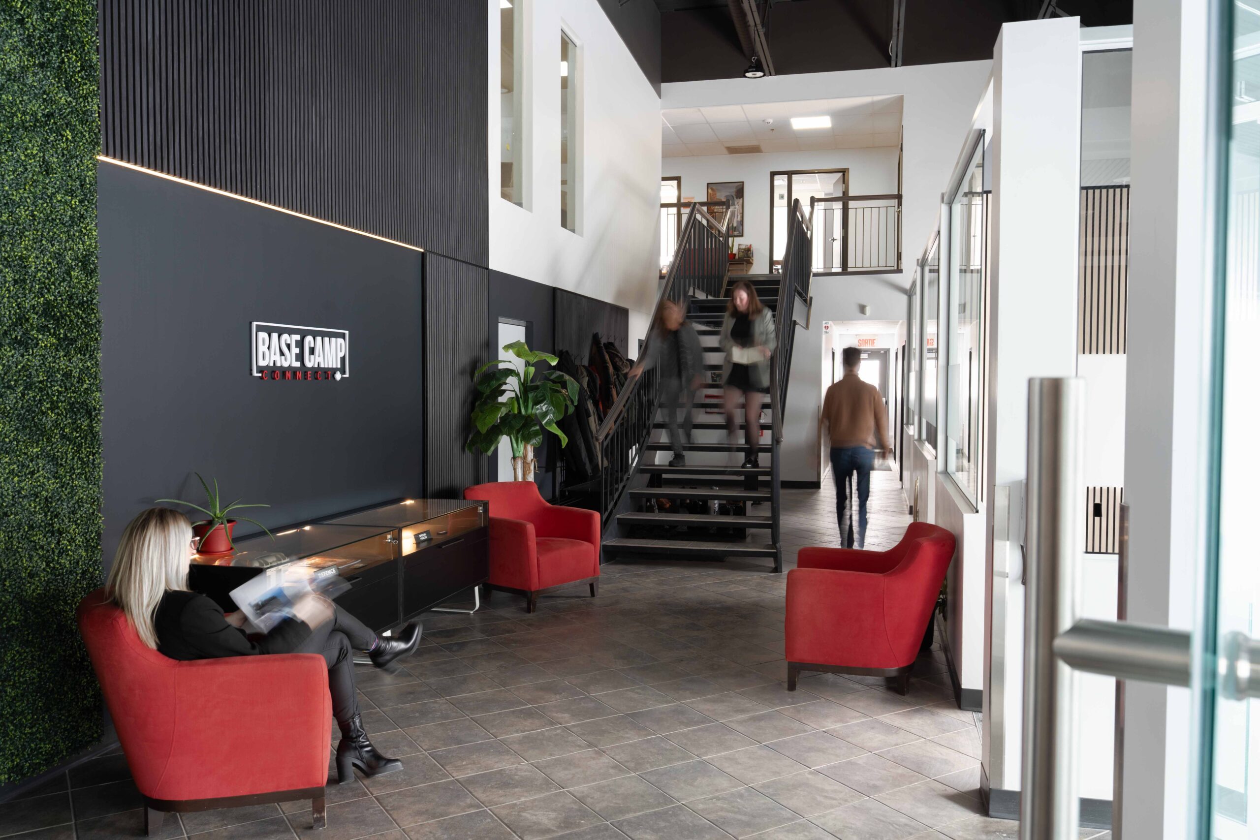 Bureau, hall d'entrée, Lévis, Québec, Canada, Base Camp Connect